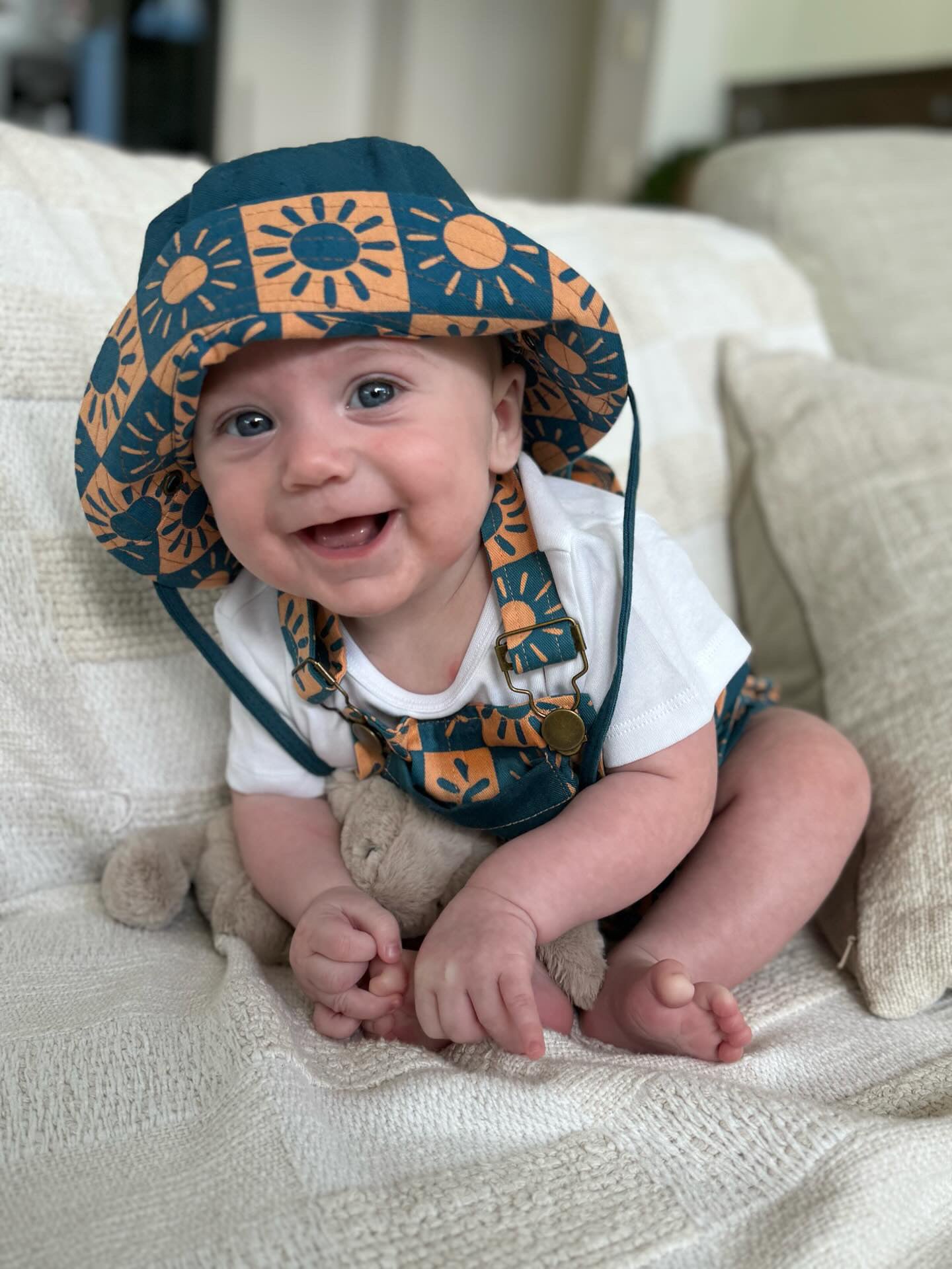 BRIGHTER DAYS REVERSIBLE BUCKET HAT - BLUE/TANGERINE