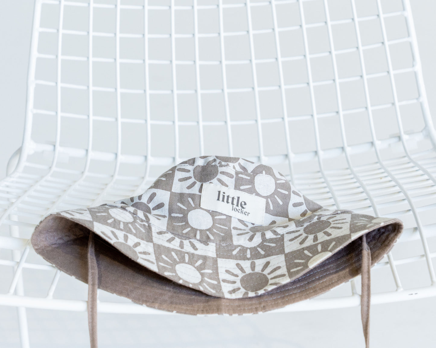 BRIGHTER DAYS REVERSIBLE BUCKET HAT - MOCHA/COCONUT