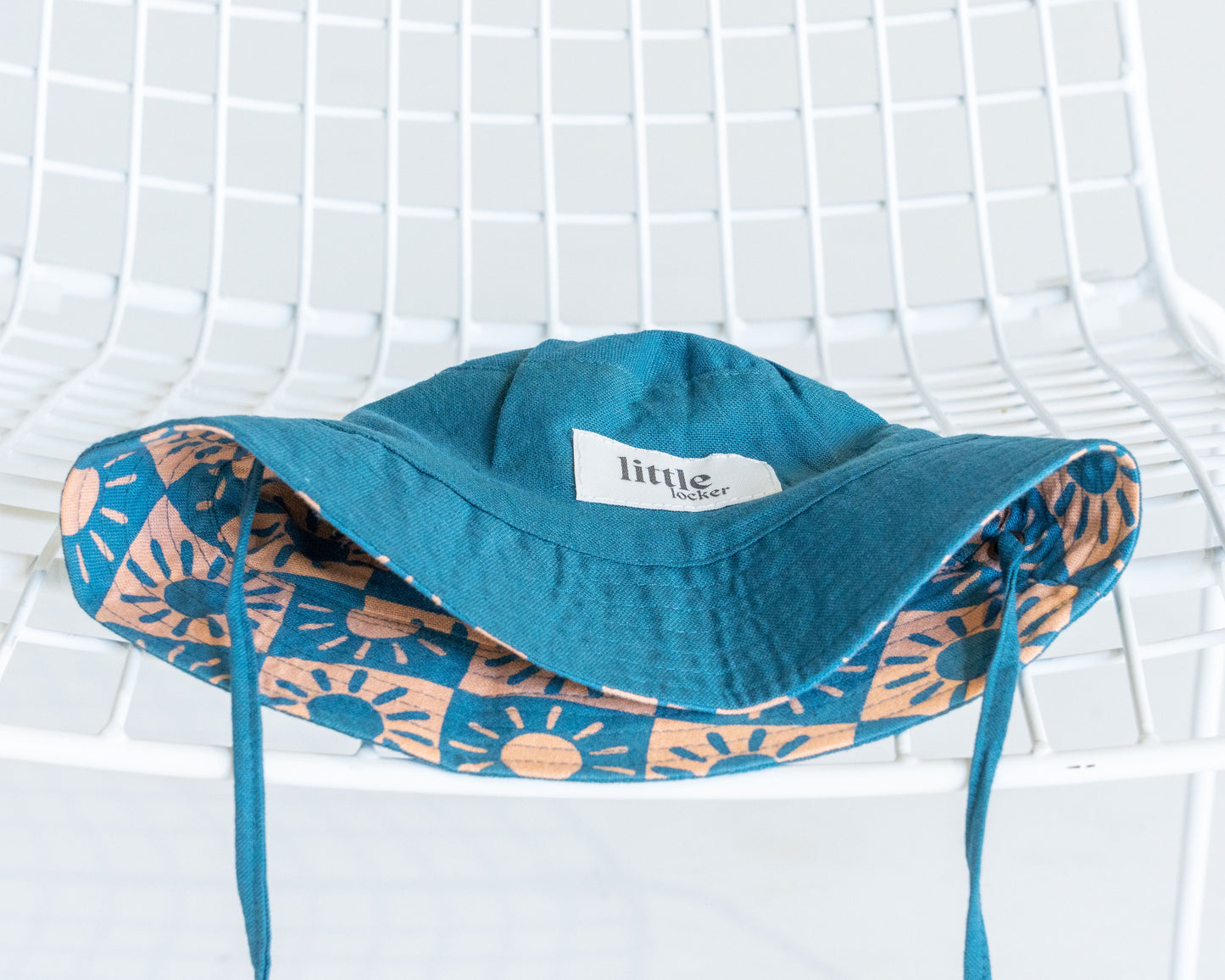 BRIGHTER DAYS REVERSIBLE BUCKET HAT - BLUE/TANGERINE
