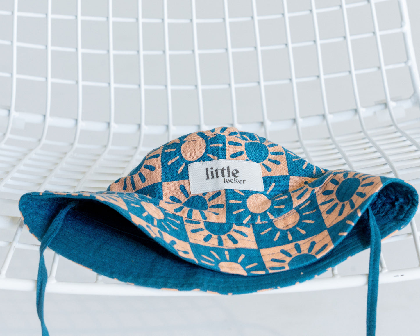 BRIGHTER DAYS REVERSIBLE BUCKET HAT - BLUE/TANGERINE