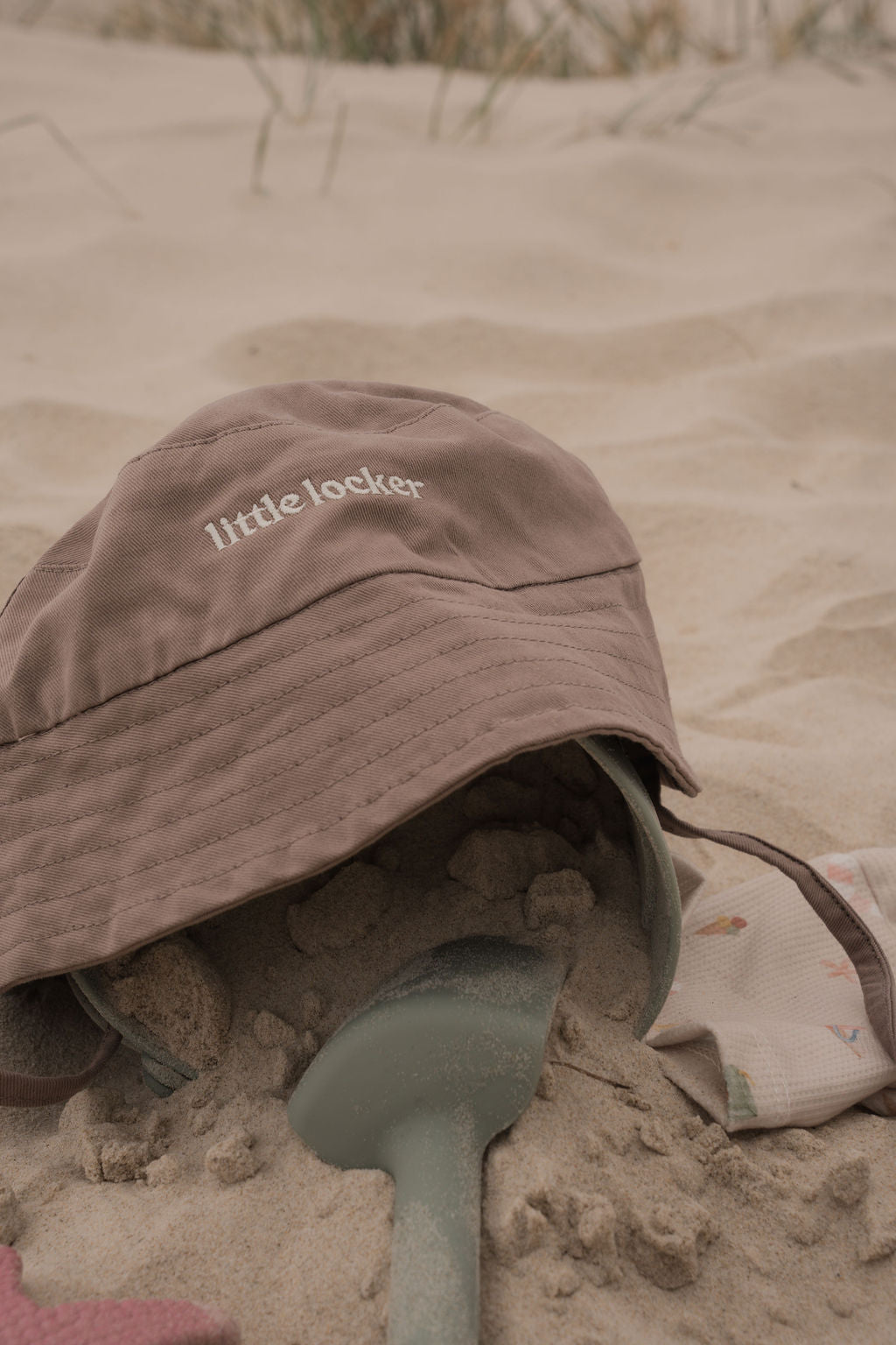 LITTLE LOCKER MOCHA BUCKET HAT